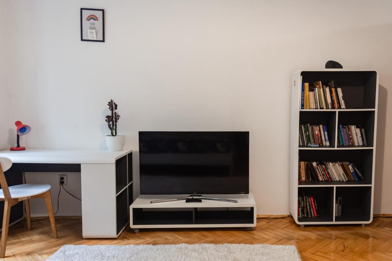 Berlin Apartment Lviv Bagian luar foto